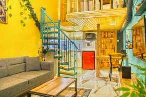 Central and Colorful Studio Flat in Alsancak